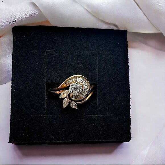 Diamond Baguette Swirl l 14Kt Gold Wedding Ring Set l Size 9 - Picture 2 of 6